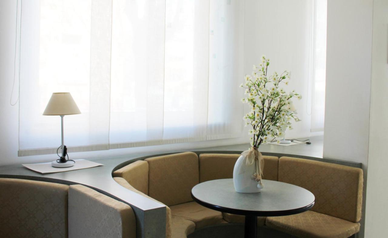 Hotel Caesar Пезаро Экстерьер фото